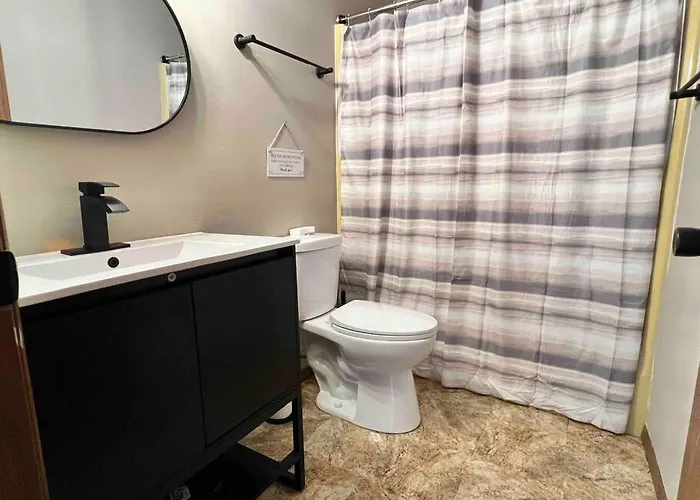Beautiful 2br Apartment. Black-out Curtains